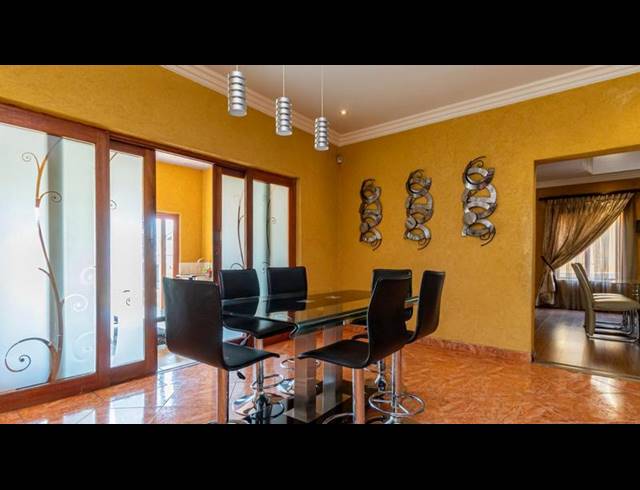 5 BEDROOM HOUSE FOR SALE IN MAGALIESBERG COUNTRY ESTATE